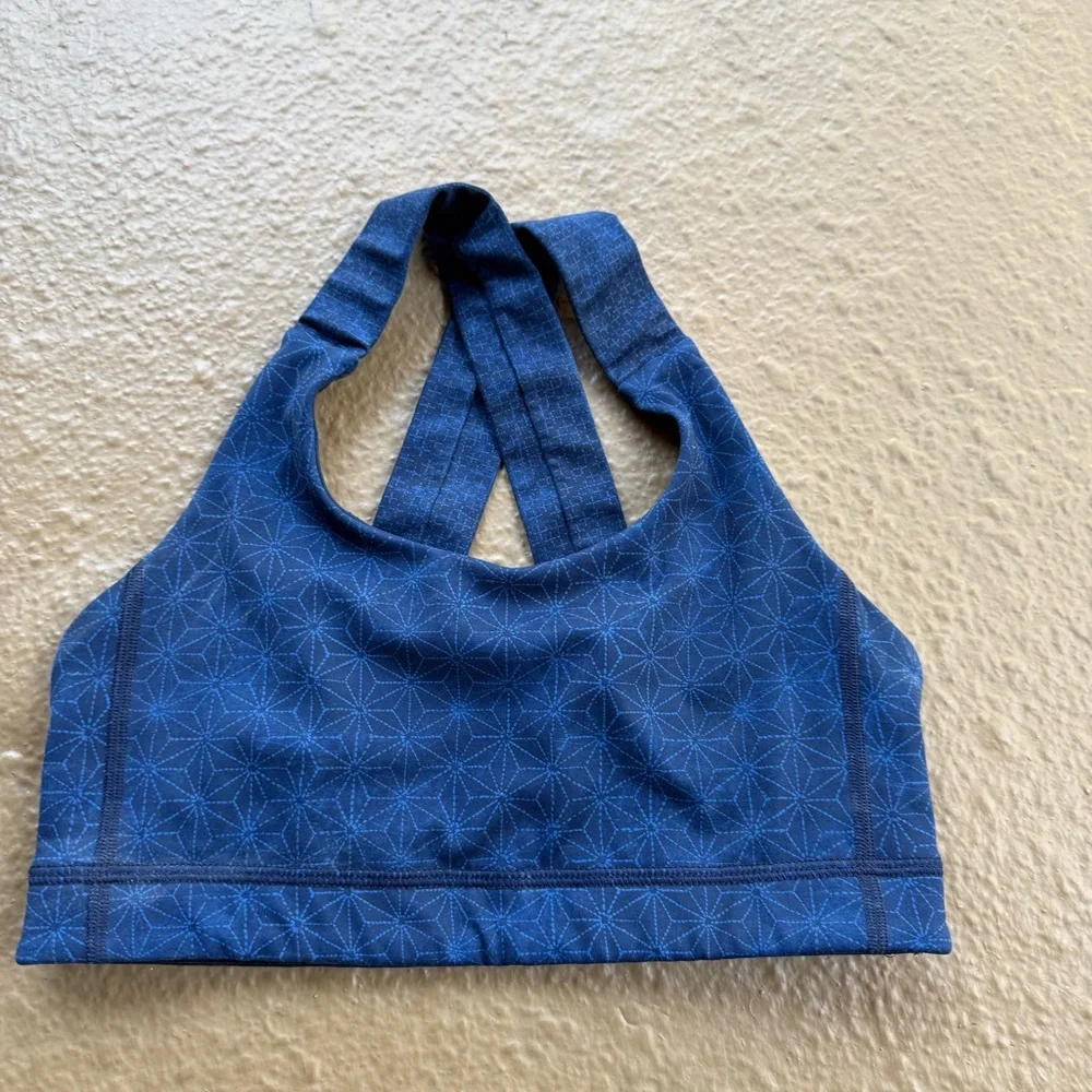 Lulu lemon Blue Sports Bra with Geometric Pattern Size 4 - Picture 9 of 9